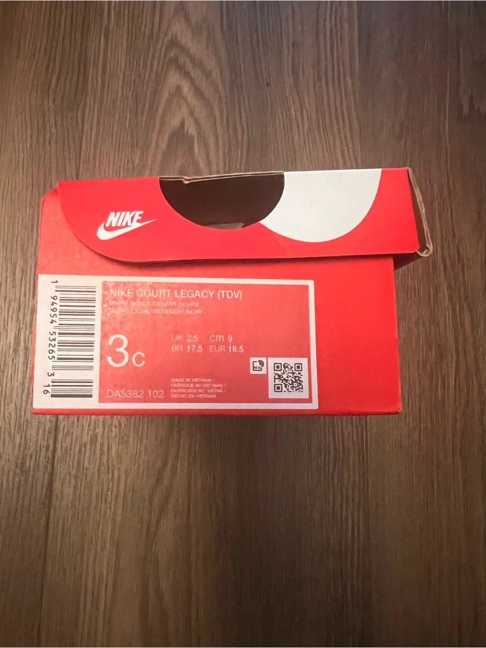 Nwt Nike White&Brown Toddlers' Low-Top Sneakers with Black Swoosh size 3c